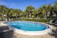 Beautiful, Large Gulf Front Condo - Private Beach - Beach Set up Included - piscina