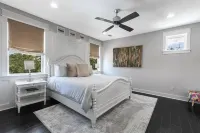 Modern home w/ shared pool near beach Only about an 8 min walk to Beach Sleeps 9 Hotels near The Workshop by Ginger Leigh Designs