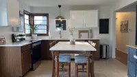 Poplar Place - 3 BR - Hot Tub - Steps from Downtown