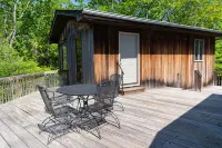 Stunning Midcentury Modern Home-Sleeps 14! 24 Private Acres: Rest-Relax-Explore