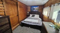 Log Cabin in the Mountains - Trout fishing, skiing & hiking right out your door! Hotels near Glenwood Springs Branch Library