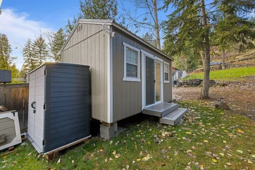 Lake Front New Remodel w/ Hot Tub- Coeur d'Alene