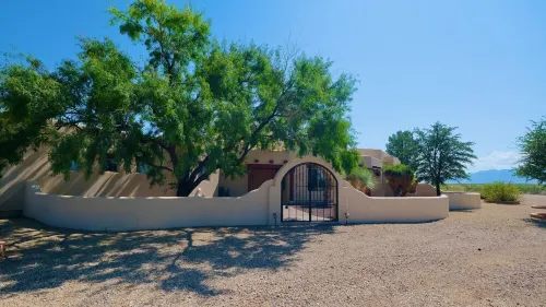 Private Estate for Family Reunion, Weddings, Business Retreat, and Vacations Hotels in Hidalgo County