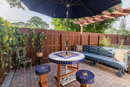 Luxury Resort Style, Heated Pool, 10 Mins to Gulf Mexico Beaches