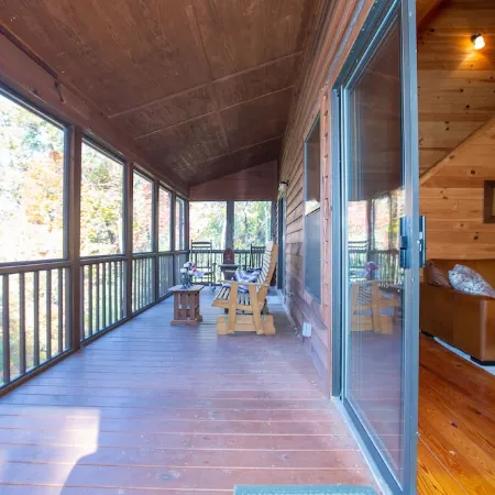 Mountain Forest Cabin w/ Therapeutic SPA Jacuzzi/Pool table/Gameroom Lic #033262