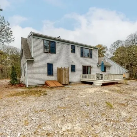 Wood Duck Retreat, minutes from Beach and Pond! On bike path
