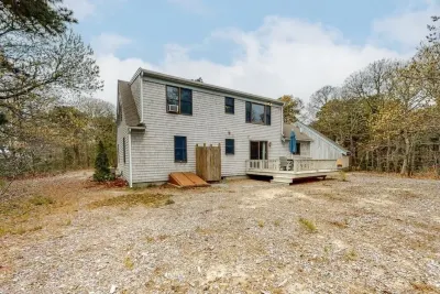 Wood Duck Retreat, minutes from Beach and Pond! On bike path Hotels near Nauset Fellowship UU