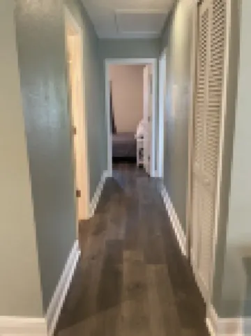 Cute, spacious 2 BR 2 Full BA condo minutes from the beaches