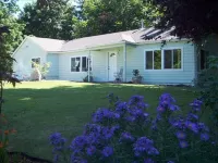 Cozy Step-Free House Near the Downtown Waterfront & Ferry - balcony