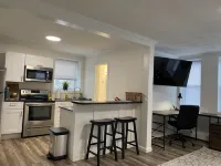 Modern 1 BR apt | Close to everything | Whitesboro Hotels in Oneida County