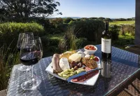Torbay Seaview – Enjoy Oceanview’s from the spa bath