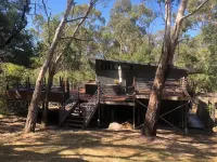 Janaza Boutique Retreat right in the middle of Halls Gap township. Pet friendly.