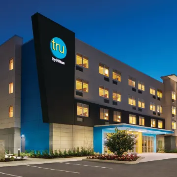 Tru by Hilton  Sebring