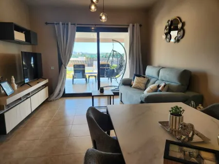 Bajo con Vistas a la Piscina en Valle del Este Golf Отели в г. Вера