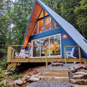Modern A-Frame ~ Creeks & River Nearby ~ 8 Miles from Downtown Chattanooga