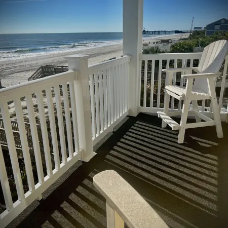 Oceanfront 2 Bd, 2.5 BTH in Surfside!