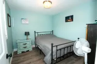 Cape Escape in North Truro. Completely renovated. 1/2 mile walk to the beach. Hotels near Pamet Area Trails