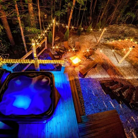 Not Your Grandma’S Cabin! King Loft, Wifi, Game Room, Hot Tub & Fire Pit!