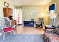 Rejoice Inn- Private Home- All Yours!!! In a quiet town on a large lot! New Bath