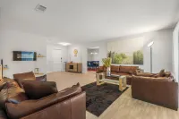 Luxury Pool Family Home Near Siesta Key/DT-3Br/2BA 켄싱턴 파크 호텔