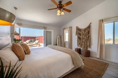Moroccan Oasis/3br + Yoga/ Sound Bath Room + Pool/Spa, close to  National Park