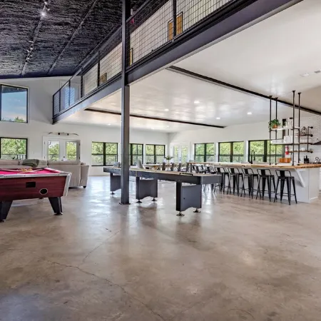 Xenia Creek Barndo l hot tub l pool l Valley Mills, Clifton, Waco, Gatesville