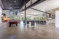 Xenia Creek Barndo l hot tub l pool l Valley Mills, Clifton, Waco, Gatesville