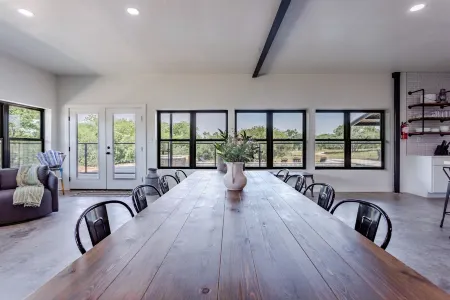 Xenia Creek Barndo l hot tub l pool l Valley Mills, Clifton, Waco, Gatesville