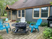 Relaxing Retreat: 7 mins to both Mountain and Village: Ski, Bike, Hike & Unwind