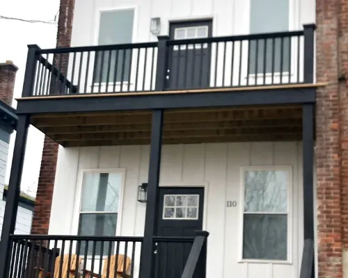 Chic & Cozy Downtown Apartment, Walk to Downtown, Restaurants, the Lake Hotels in Oswego