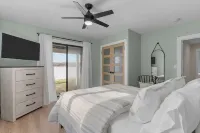 The Aquarius Narragansett, RI Waterfront Property Отели рядом с достопримечательностью «Университет Род-Айленд Бэй Кампус»