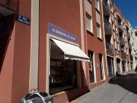 Appartement Très Calme Situé au Coeur se Sanary Sur Mer Hôtels à proximité de : Église Saint Nazaire