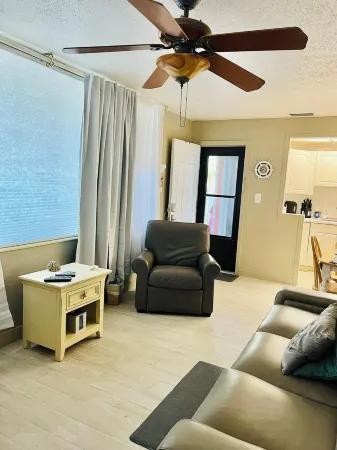 1 BR Madeira Beach Cottage