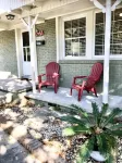 Cheerful Coastal Home. Close to Beach, 4Br/2Ba, Sleeps 13 guests