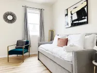 The Cardinal 810 D -3BR-1BA Apt