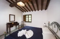 Le Macine, a wonderful ancient restored watermill with Pool