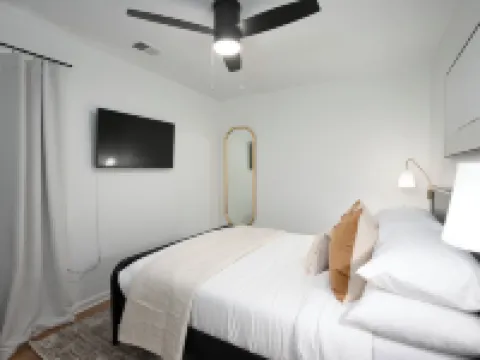 Family & Pet Friendly Modern Townhouse Hotels in Alabaster