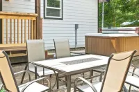 White Rainier- HotTub+2BR+Loft/2BTH+AC+Wi-Fi