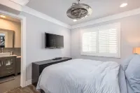 Ocean view townhouse with private rooftop deck!