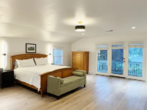 Sonoma Luxury, Enchanting Sonoma Home, Walkable to the Square, Sleeps 10 Hotels in Sonoma