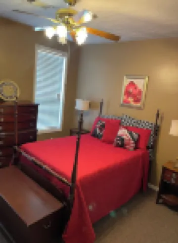 3 bedrooms, 2 full bath, dining room, great room, den, beautiful outdoor patio. Hotels in Blytheville