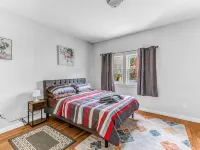 Modern 2BHK - 15 mins bus ride to Time Square, NYC Hotels in West New York