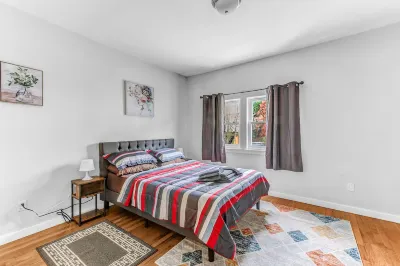 Modern 2BHK - 15 mins bus ride to Time Square, NYC