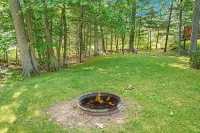 Glen Arbor Getaway • Brand New Air Conditioning! • Dog Friendly!