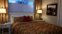 Award Winning Downtown Cottage Retreat-Fall Stays Available. EV Charger-