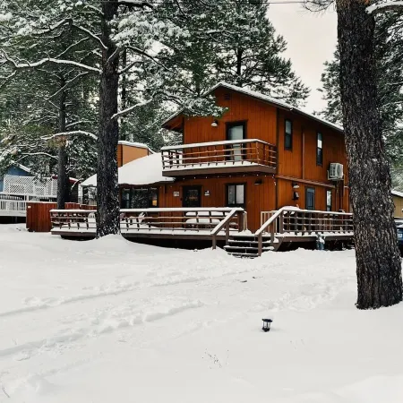 Winter is Here in Flagstaff! Enjoy the Pines in a 3 2 with a King Bed
