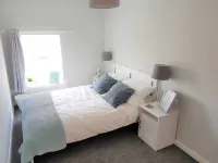 Lovely 3 Bedroom Cottage w/Garden, Thornton. Family&Bike Friendly. Parking Space