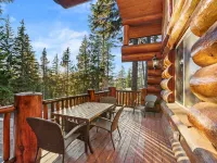 Cozy Ski Retreat in Govy w/ Hot Tub and Outdoor Sauna