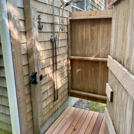 NEW! Renovated Family-Friendly Vineyard Haven Home, Close to town!