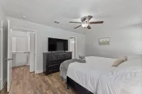 The Stylish Villa & Pool in DFW